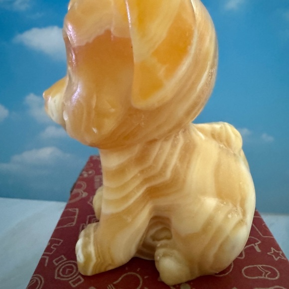 Baby Simba Orange Calcite Figurine - Picture 4 of 7